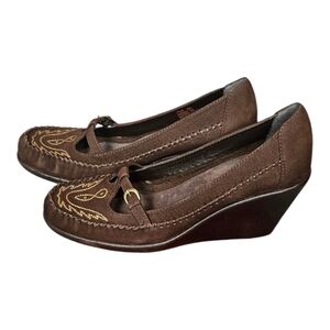 AEROSOLES Brown Gather So Nubuck Wedge Shoes with Gold Accents 7 1/2 B